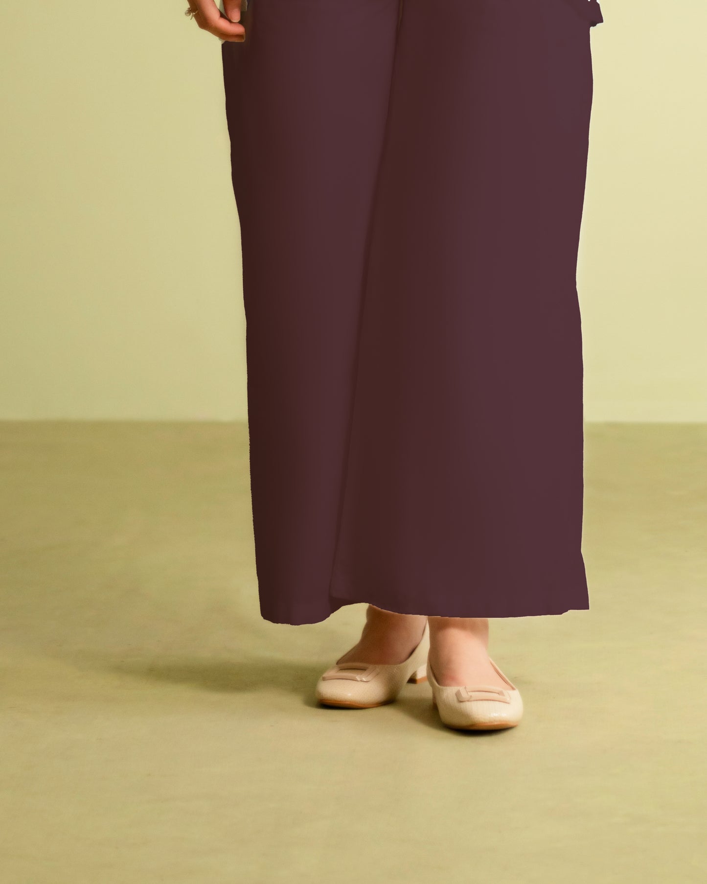 Mira - Loose-Fit Straight Trouser